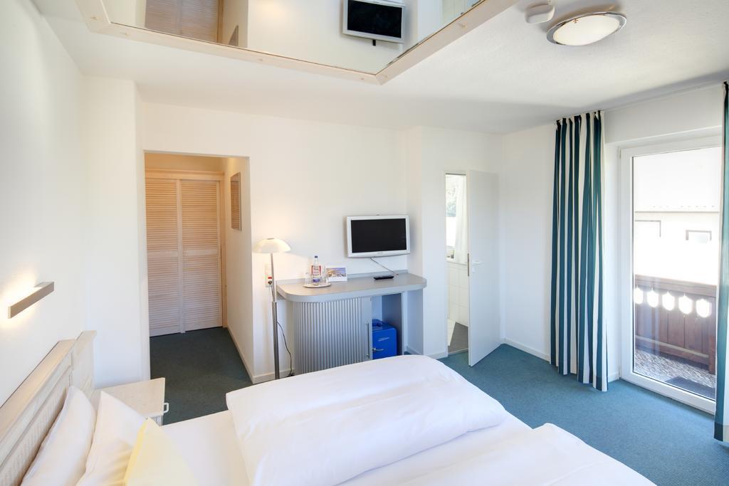 Hotel Kleiner Koenig Швангау Екстериор снимка