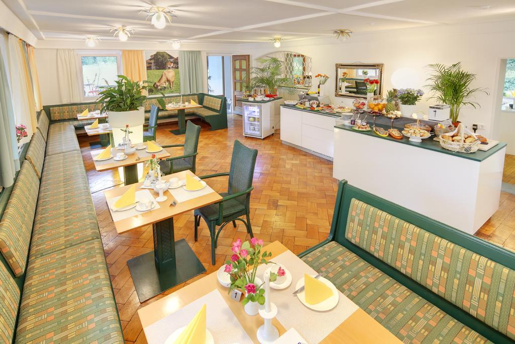 Hotel Kleiner Koenig Швангау Екстериор снимка