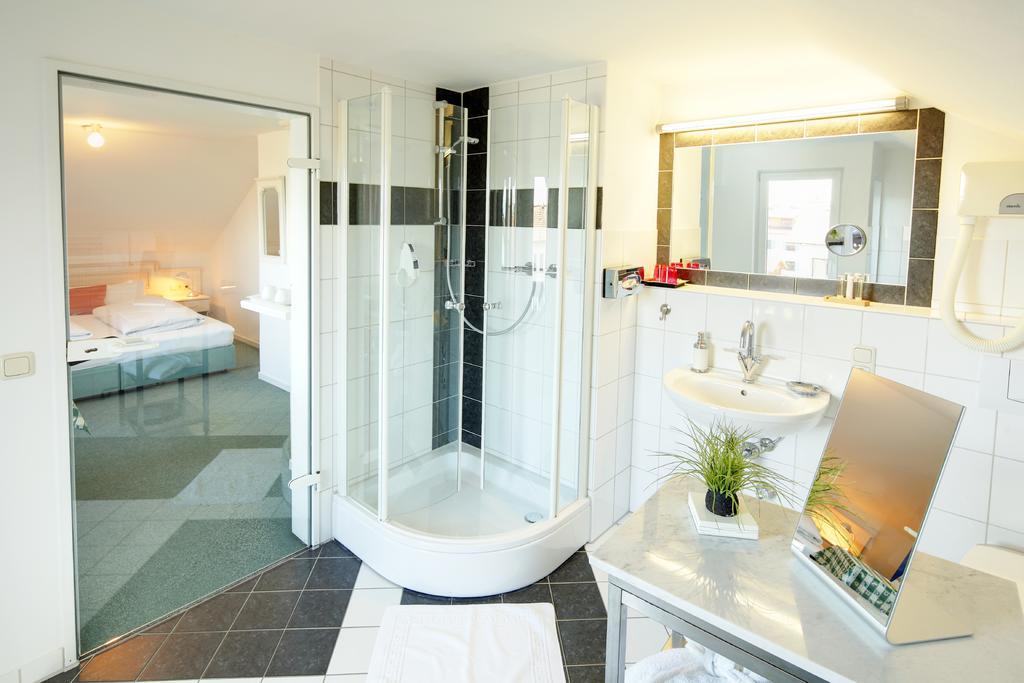 Hotel Kleiner Koenig Швангау Екстериор снимка