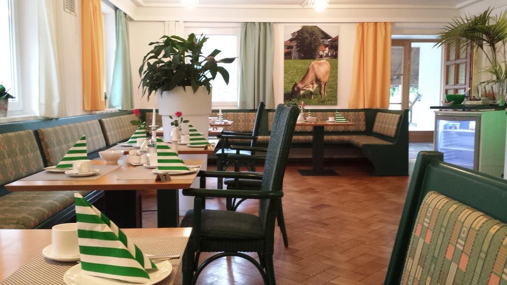 Hotel Kleiner Koenig Швангау Екстериор снимка