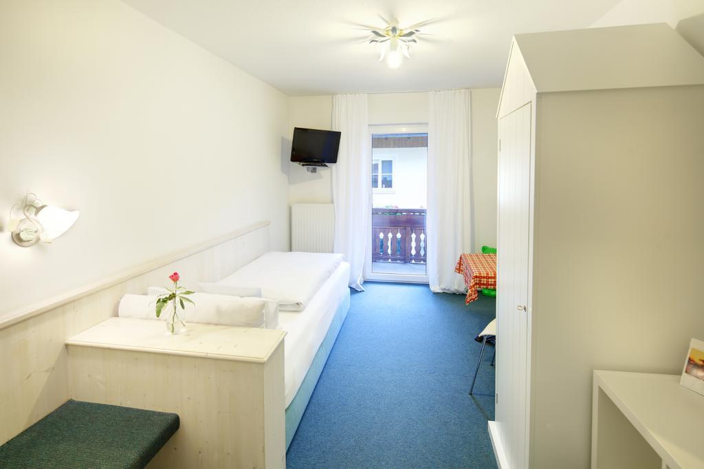 Hotel Kleiner Koenig Швангау Екстериор снимка