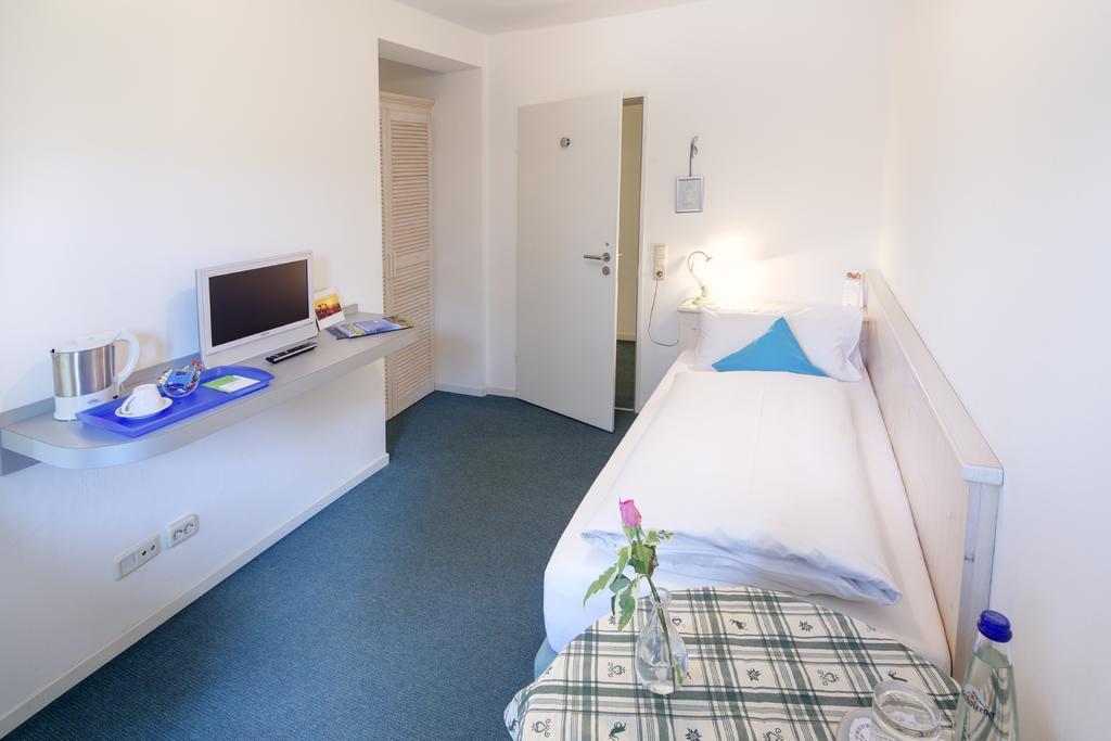 Hotel Kleiner Koenig Швангау Екстериор снимка