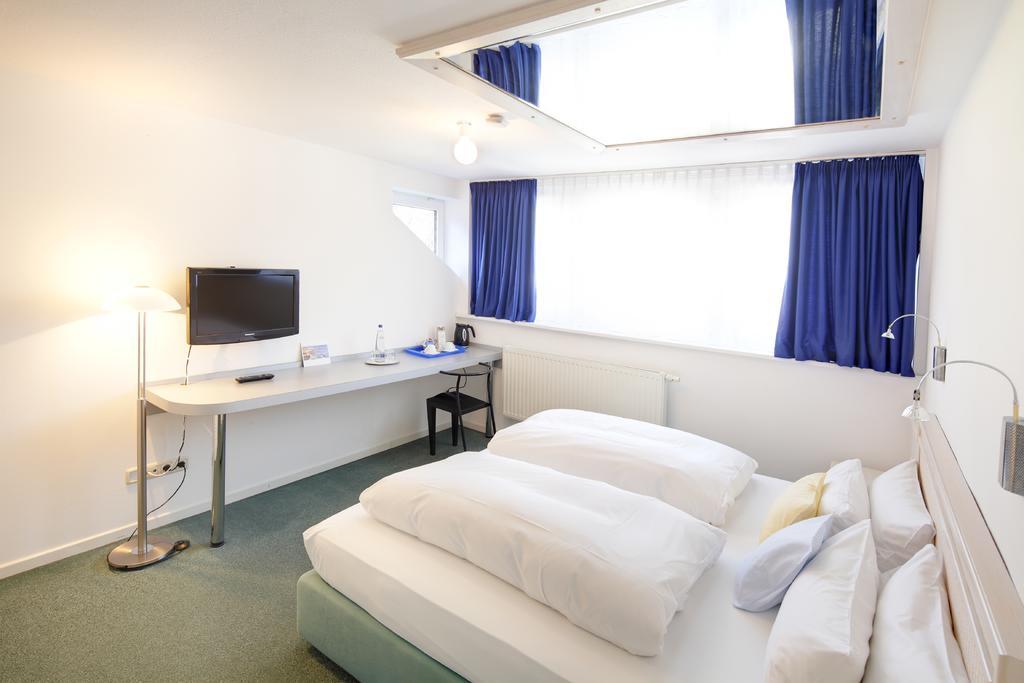 Hotel Kleiner Koenig Швангау Екстериор снимка
