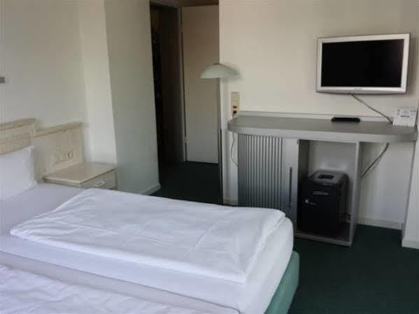 Hotel Kleiner Koenig Швангау Екстериор снимка