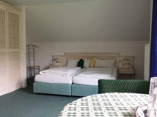 Hotel Kleiner Koenig Швангау Екстериор снимка